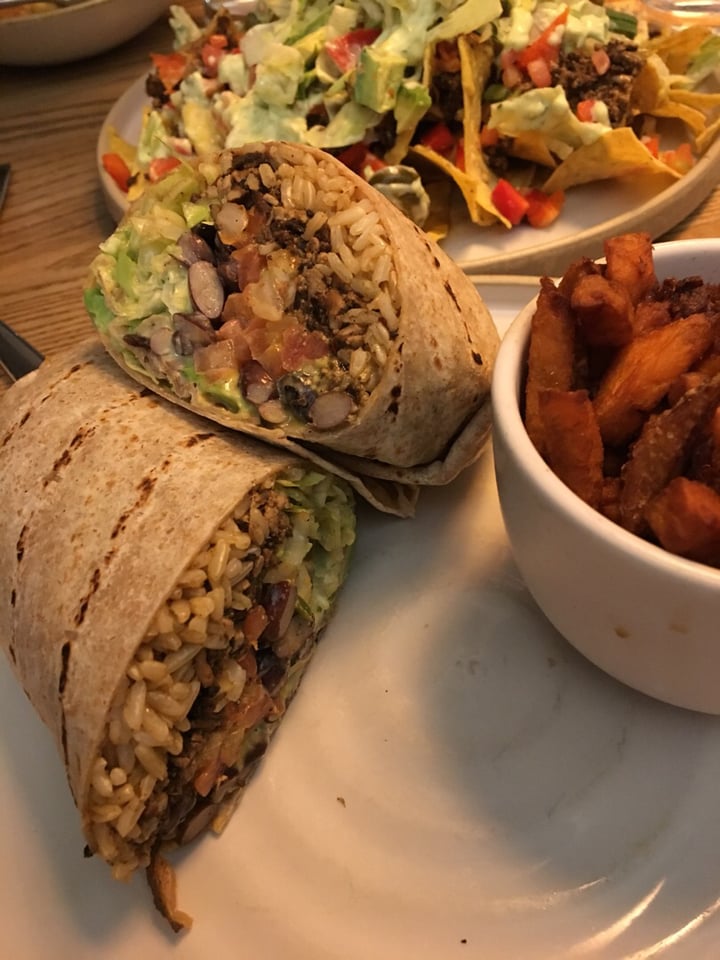 photo of Fresh on Spadina 9 Layer Burrito shared by @veganbee on  12 Sep 2019 - review