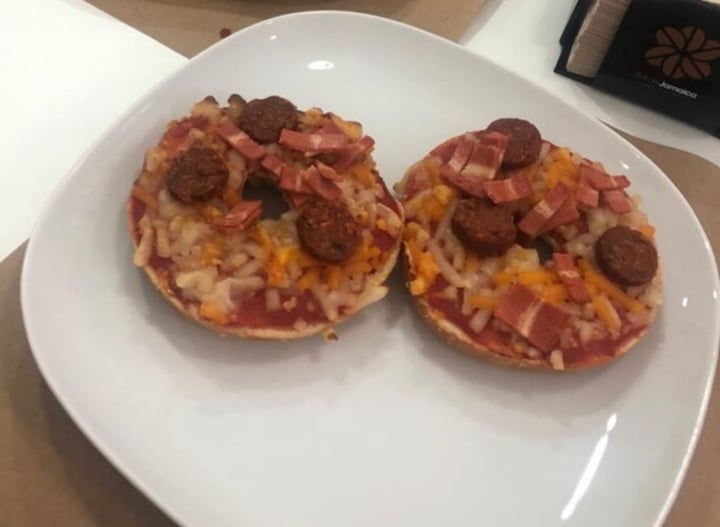 photo of Pipoca Bagel Pizza shared by @jaquelineruck on  25 Jul 2019 - review