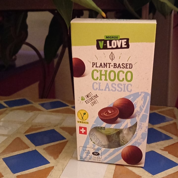 photo of Migros V-Love Plant-Based Choco Balls Classic shared by @wombat22 on  03 Feb 2022 - review