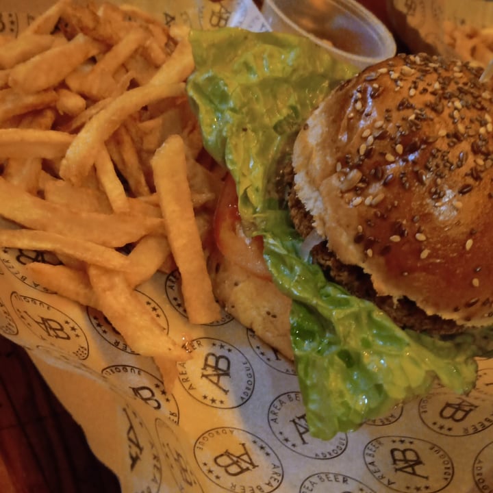 photo of Area Beer Adrogue Hamburguesa Vegana shared by @micar on  24 Sep 2020 - review