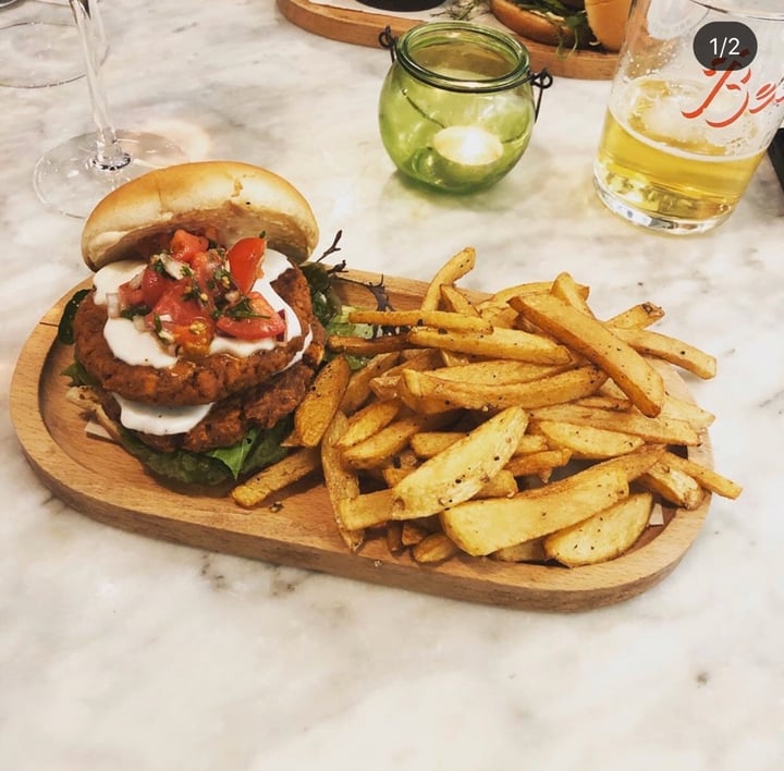 review photo of When Polly Met Fergie Seurat Mexican Burger shared by @elliskate on 01 Apr 2020 - review