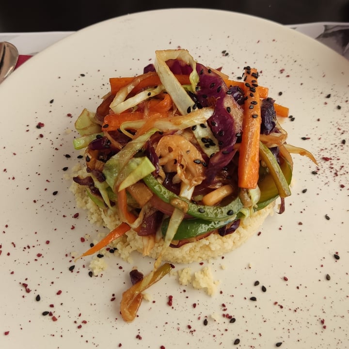review photo of Las Cremas De Souza Wok De Verduras Sobre Cuscús shared by @cohen on 16 Sep 2021 - review