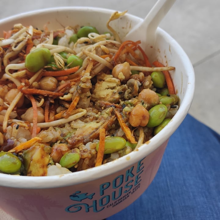 photo of Poke House - Catania Centro Sicilia Bowl Vegan shared by @gabrip on  26 May 2022 - review