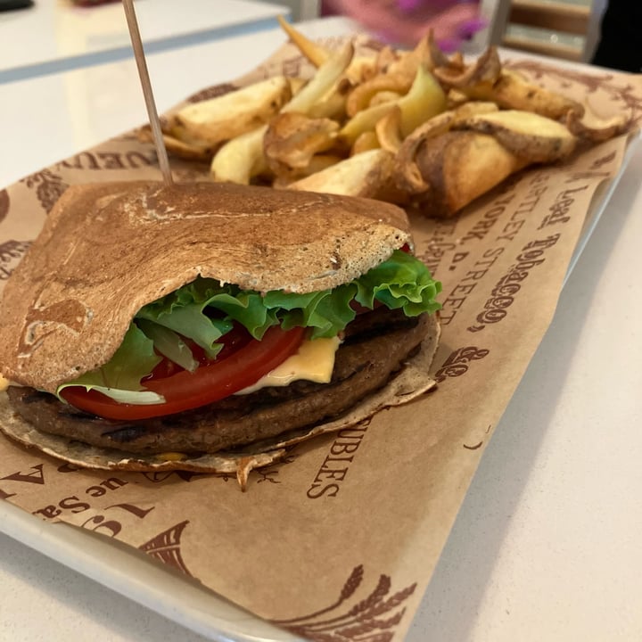review photo of Jessykafè Specialità francesi hamburger vegano e crepes salata shared by @sebastien83 on 17 Oct 2022 - review
