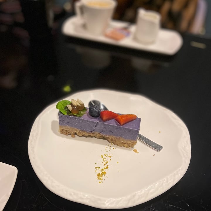 photo of Joie Coconut and blueberry false cake shared by @greenbovine on  24 Dec 2021 - review