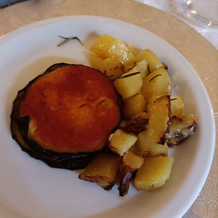 review photo of Comunità Shalom - Casa Salesiana Istituto Sacro Cuore Melanzane Al Pomodoro E Patate Al Forno shared by @pipermclean on 02 Apr 2022 - review