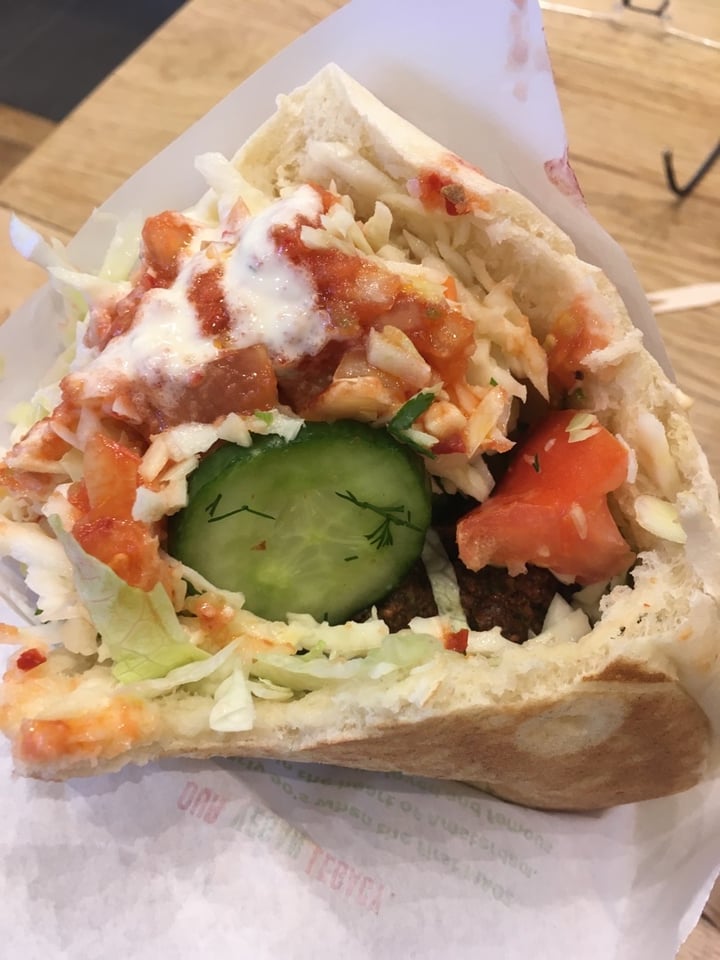review photo of Maoz vegan Vegan Falafel Pita & Fries shared by @plantbasedhippie on 25 Jan 2020 - review