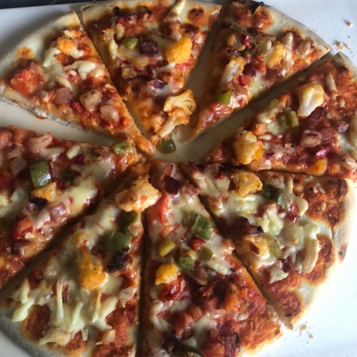 review photo of Plant Menu Stonebaked Spicy Cauliflower Pizza shared by @catscanfly on 28 May 2020 - review