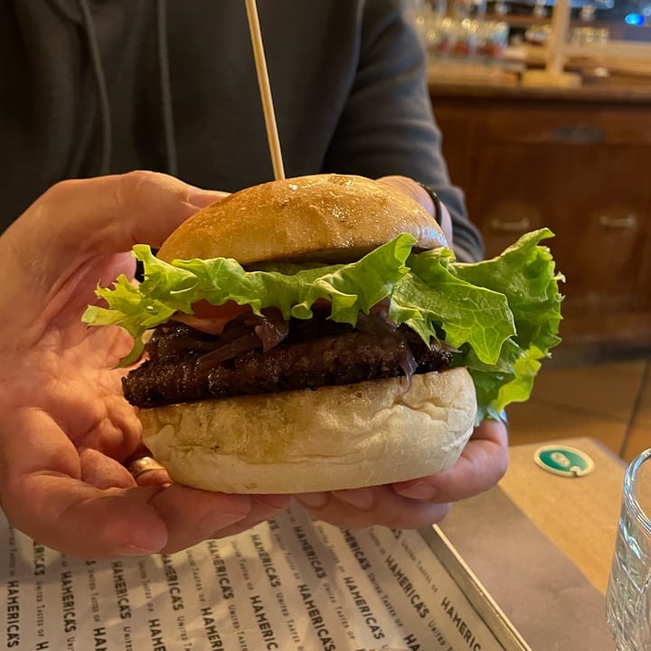 photo of Hamerica's Smile burger shared by @laricettaveg on  01 Mar 2022 - review