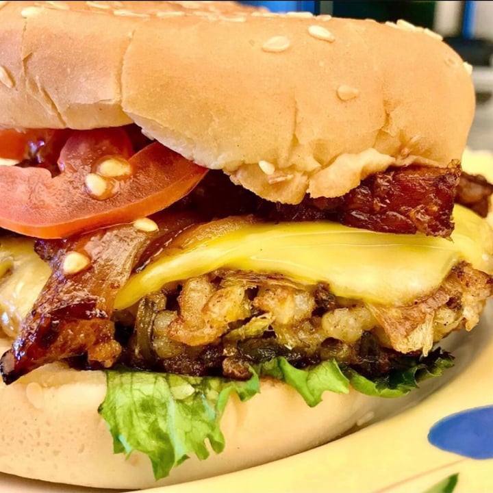 photo of Off The Griddle Bacon Cheeseburger shared by @thetasmom13 on  13 Jun 2021 - review