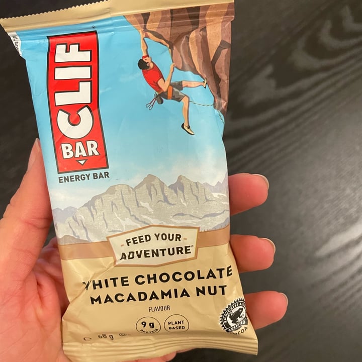 photo of Clif Bar White Chocolate Macadamia Nut Flavor Bars shared by @animovegano on  23 Mar 2022 - review
