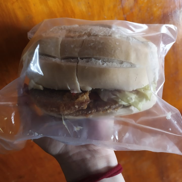 photo of Postres veganos adrogue Sandwich de milanesa completo shared by @heycharliebrown on  24 Feb 2021 - review