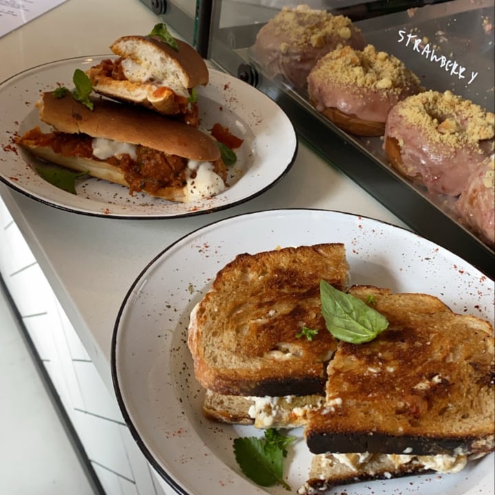 review photo of Grumpy & Runt | Little Deli & Donuts Meatless Meatball Sub shared by @alexpiaramcg on 16 Oct 2020 - review