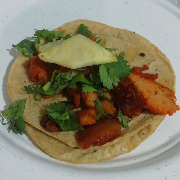 photo of Por siempre vegana 2 Taco al pastor shared by @naynaynay on  22 Dec 2021 - review