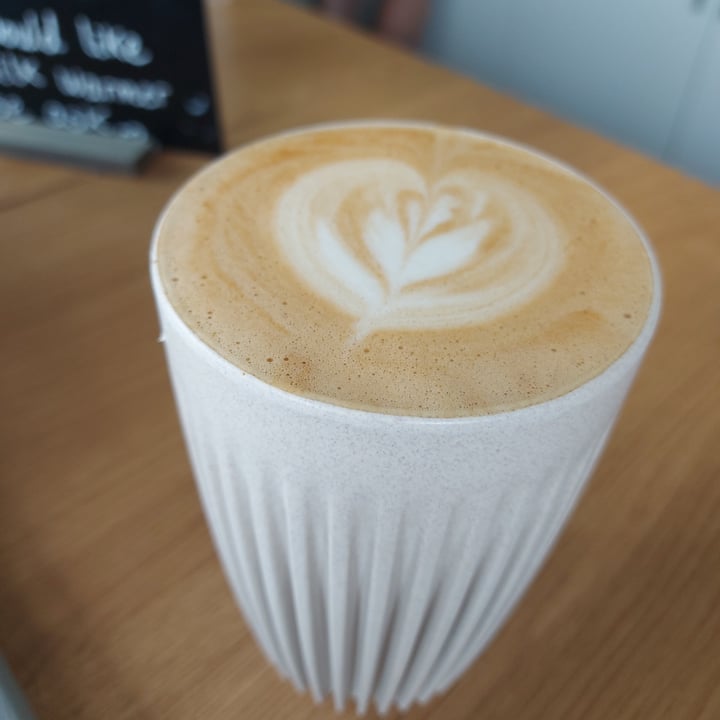 photo of Maison Dieu Coffee Roasters Oat Latte shared by @skito1987 on  26 Jul 2022 - review