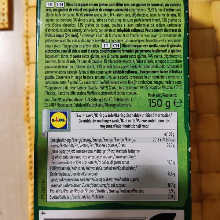 review photo of Vemondo Biscotti con semi e albicocca shared by @chiaradigia on 22 Apr 2022 - review