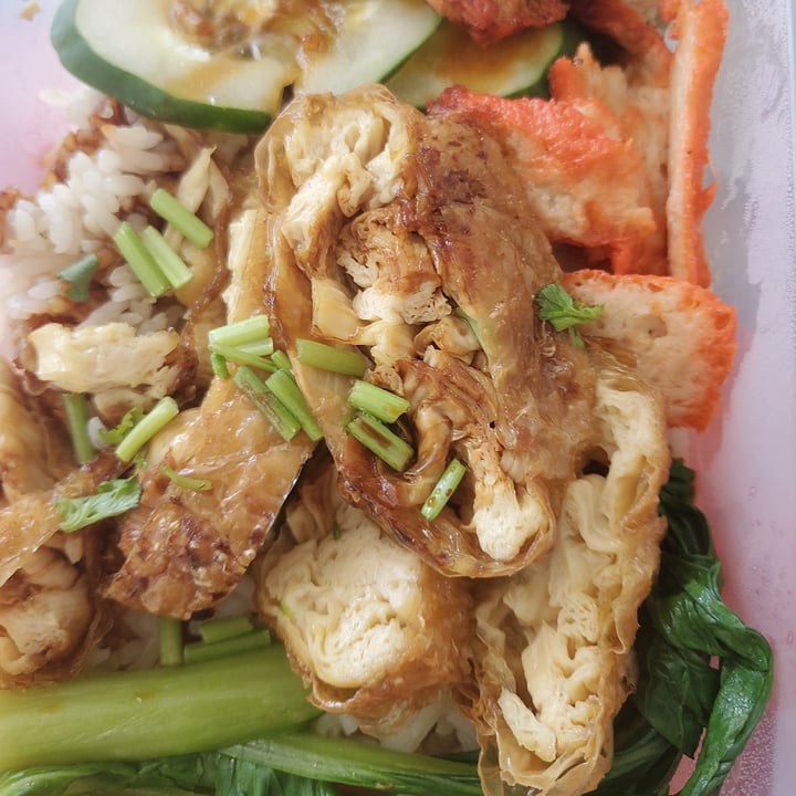 photo of Daily Green (St. George's Road) Chicken Rice shared by @crueltyfreetan on  31 May 2021 - review