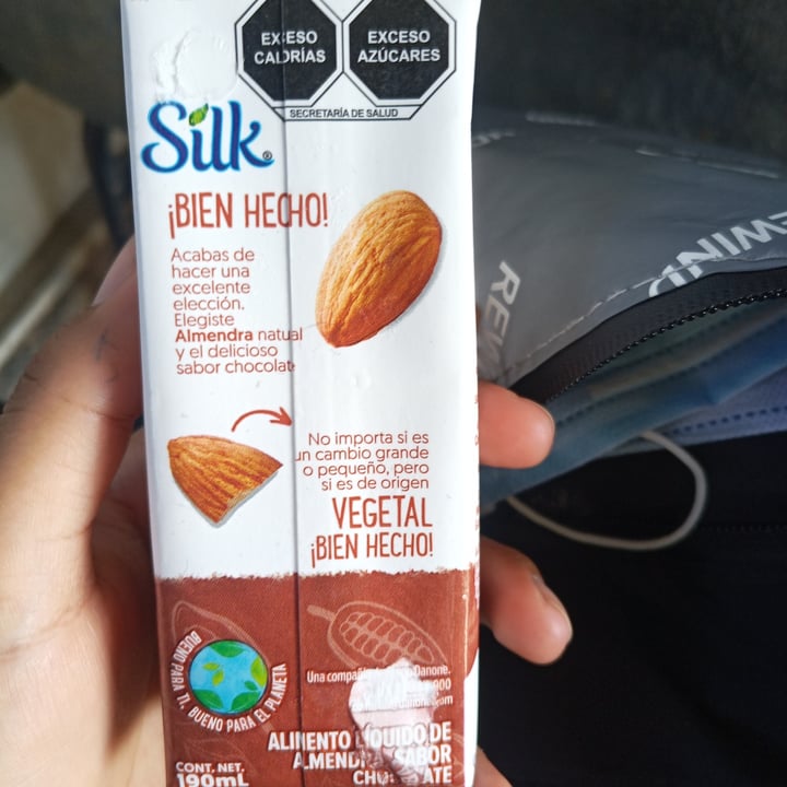 review photo of Silk Leche de Almendra sabor Chocolate 190ml shared by @lizzet07 on 31 Aug 2022 - review