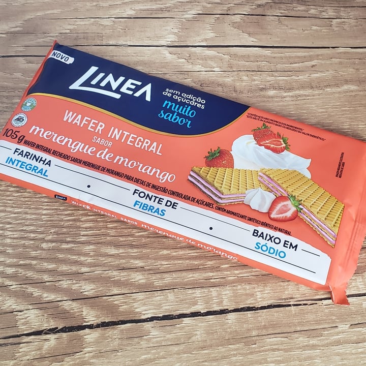 photo of Linea Wafer integral sabor morango shared by @chrissantos on  13 May 2022 - review