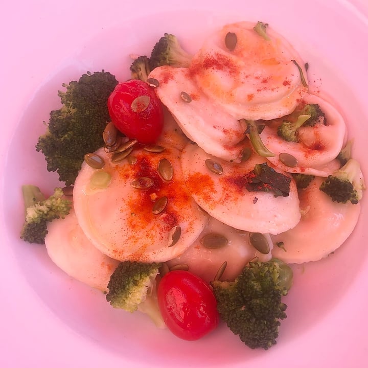 review photo of Dandy Saavedra Sorrentinos Vegan shared by @veries on 25 Oct 2021 - review
