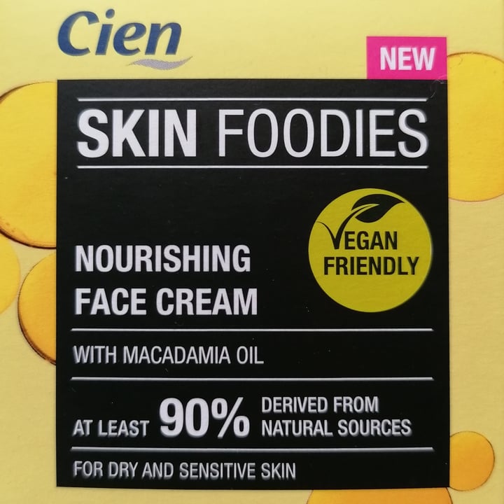 photo of Cien Crema Facial Nutritiva con Aceite de Macadamia shared by @claudiamc on  12 Jul 2020 - review