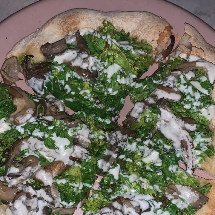 photo of Mudrá Pizza De Gírgolas shared by @violetita on  14 Apr 2021 - review