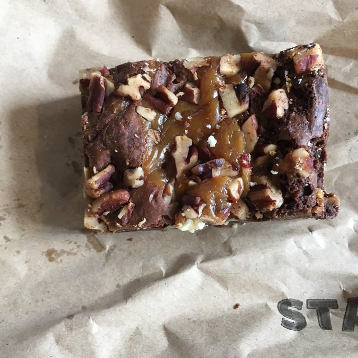 photo of Starbucks pecan brownie shared by @gillhibbitt on  23 May 2022 - review