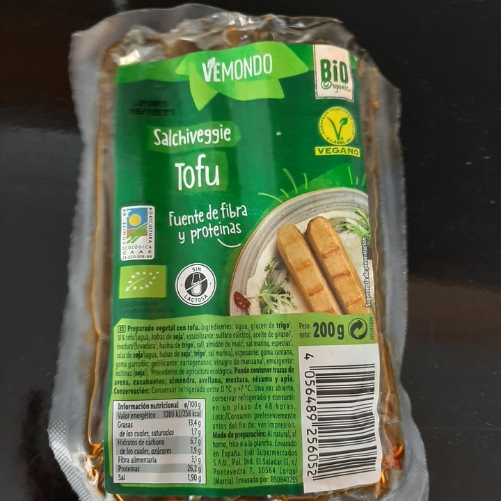 photo of Vemondo Salchiveggie tofu shared by @grinsoka on  22 Jul 2021 - review