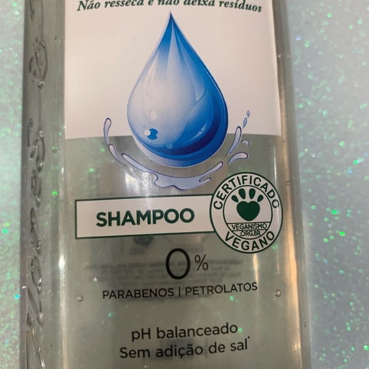 photo of Flores & Vegetais shampoo shared by @camilacavallaro on  21 Jun 2022 - review