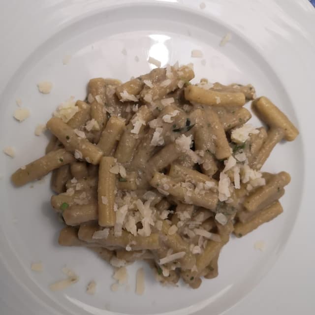 Photo of the dish “Pasta Con Crema Di Melanzane E Basilico”