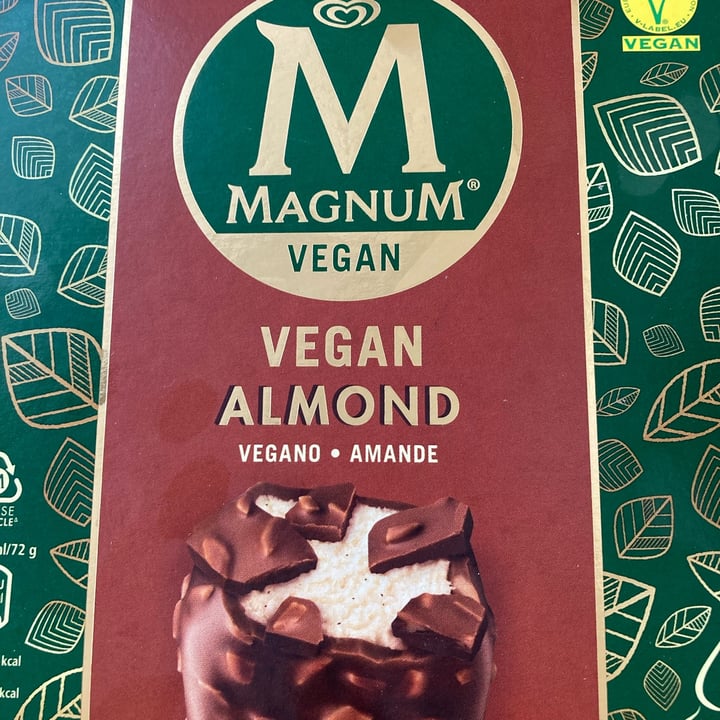 photo of Magnum Magnum Vegan Almond shared by @alicepeire on  10 Mar 2022 - review