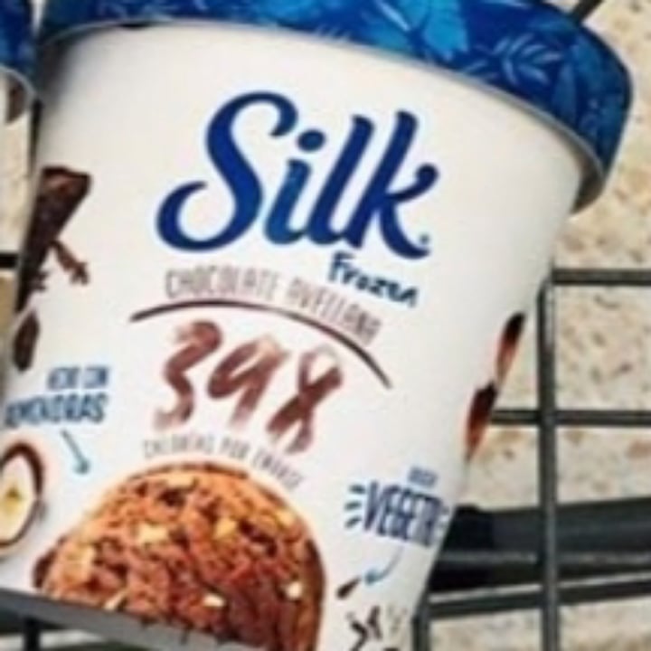 photo of Silk Helado silk frozen chocolate avellana shared by @yessimayorga1 on  19 Jun 2022 - review