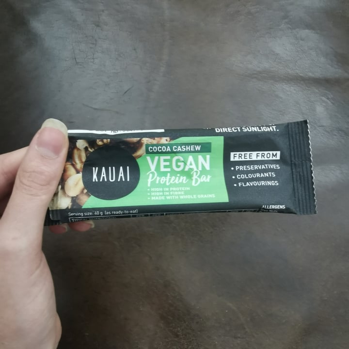 review photo of Kauai Cocoa Cashew Vegan Protein Bar shared by @biancaleejardim on 13 Feb 2021 - review