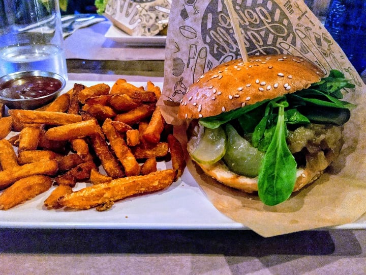 photo of Goiko Grill Customized beyond meat burguer shared by @aruaquilea on  10 Aug 2019 - review