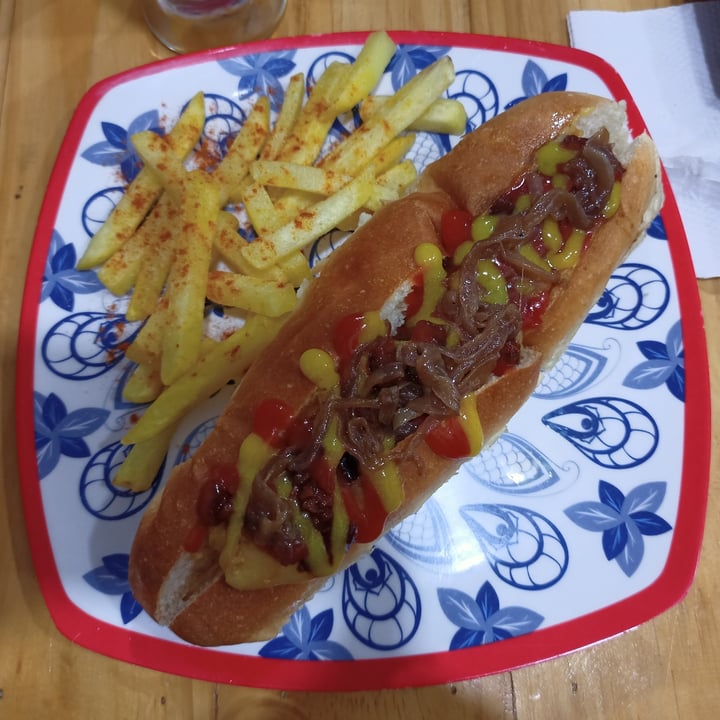 photo of Mercy vegan food Hiphop hotdog shared by @gissellearthling on  30 Dec 2021 - review