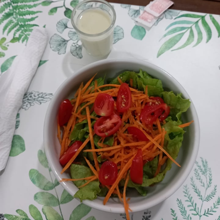 photo of Vegan Safe Salada shared by @danimarques on  16 Apr 2022 - review