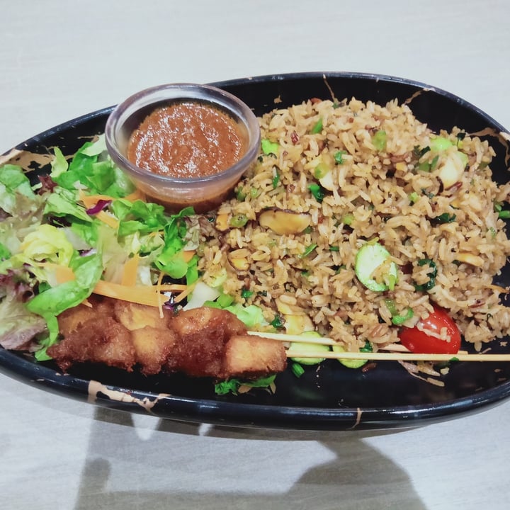 photo of Flavours by Saute Fried Rice Sambal Petai Nasi Goreng W Satay shared by @veganspicegirl on  11 Jun 2022 - review
