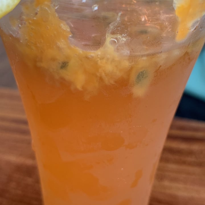 photo of nomVnom Bistro Fresh Lemon Passion Fruit Tea shared by @georgejacobs on  02 May 2022 - review