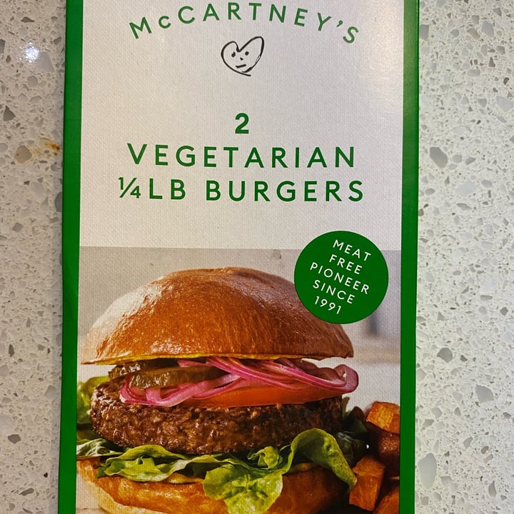photo of Linda McCartney's 2 vegetarian 1/4 LB burgers shared by @nellca on  24 Jul 2022 - review