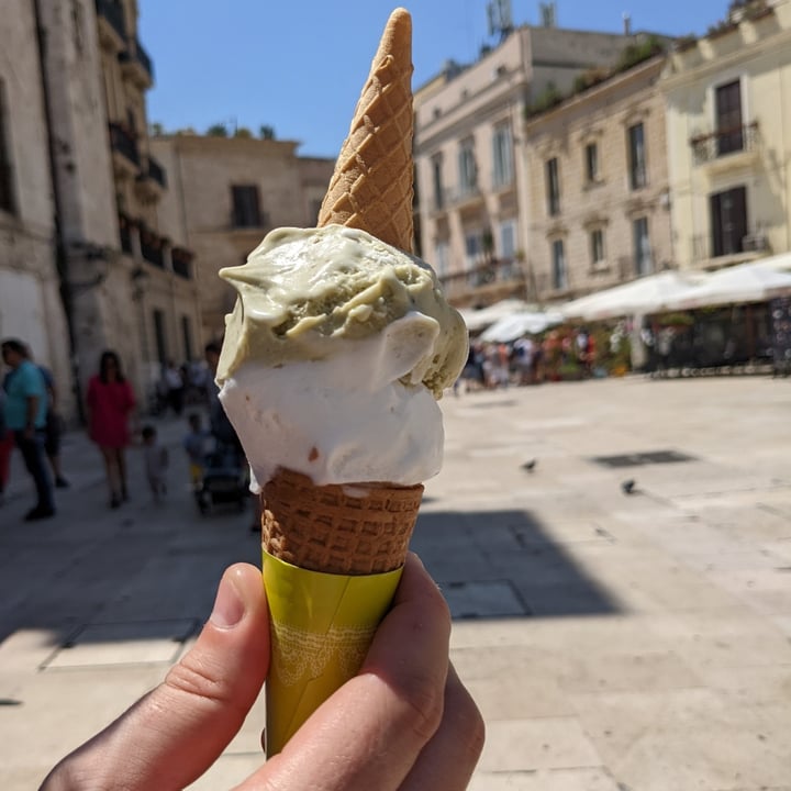 photo of Martinucci Laboratory Bari Mercantile Gelato Fior di Riso shared by @erikarhcp on  23 Jun 2022 - review