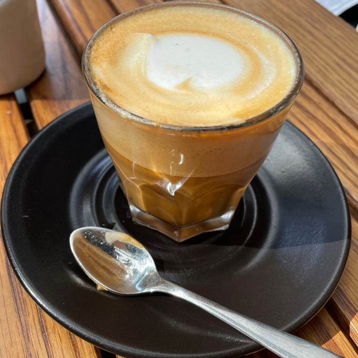 review photo of Proud Mary Almond milk flat white shared by @mayavegan on 05 May 2021 - review