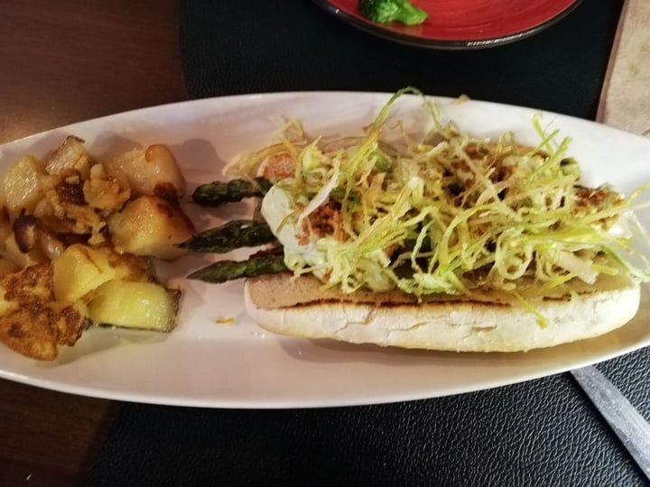 photo of Restaurante Lluvia Hot dog shared by @grumpyvegan on  09 Mar 2020 - review