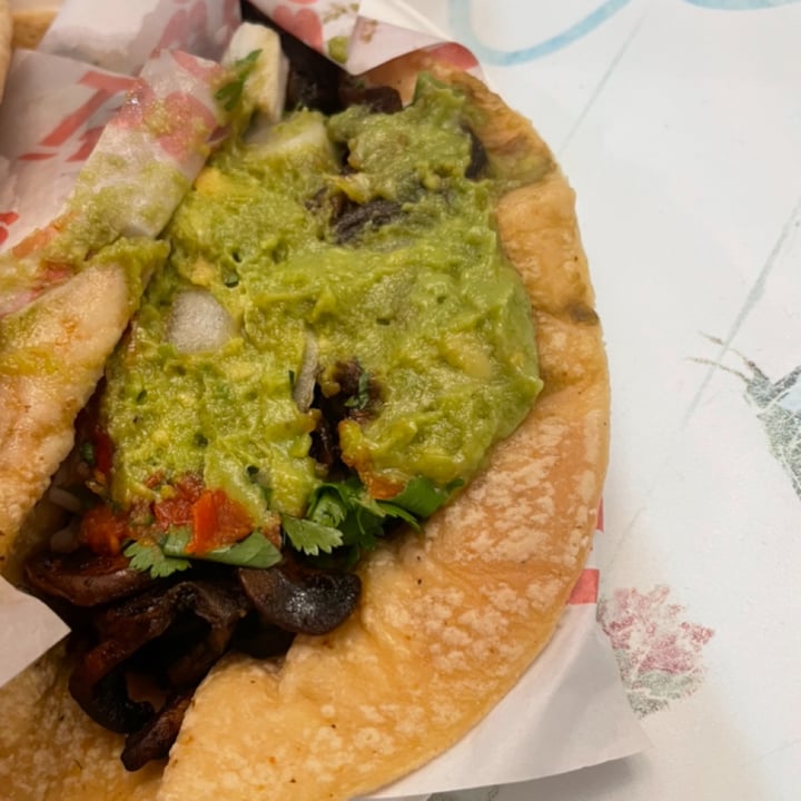 photo of Tacos 1986 Taco de Mushroom (Vegan) shared by @karenalba on  02 Aug 2022 - review