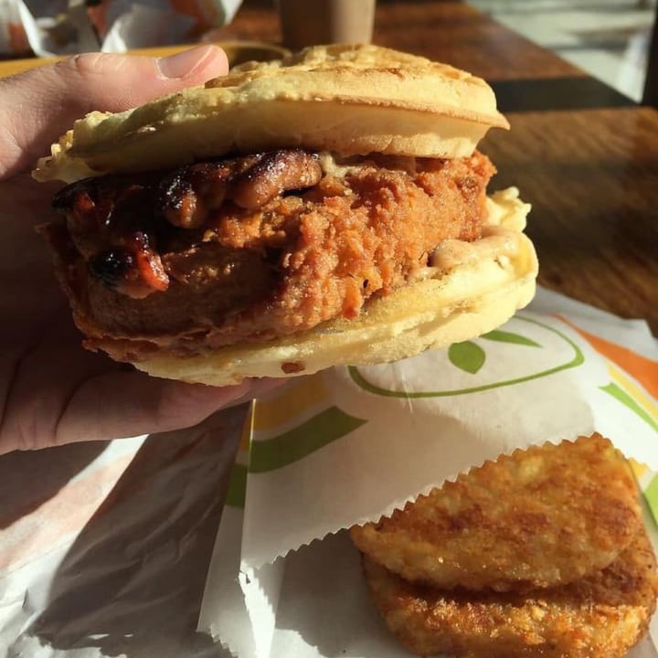 photo of Plant Power Fast Food Chicken & Waffles Breakfast Sandwich shared by @chubbyvegan41 on  04 Apr 2022 - review