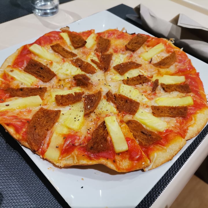 photo of Bambú Pizza Piña Y Bacon shared by @jipiludo on  30 Sep 2020 - review