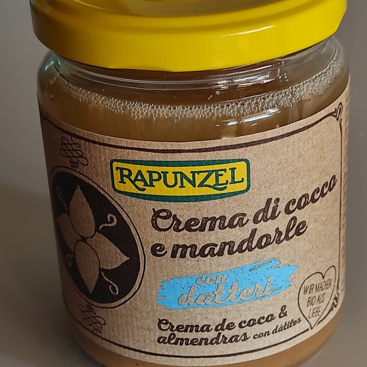 photo of Rapunzel Crema cocco mandorle E Datteri shared by @crissoliver on  11 Aug 2022 - review