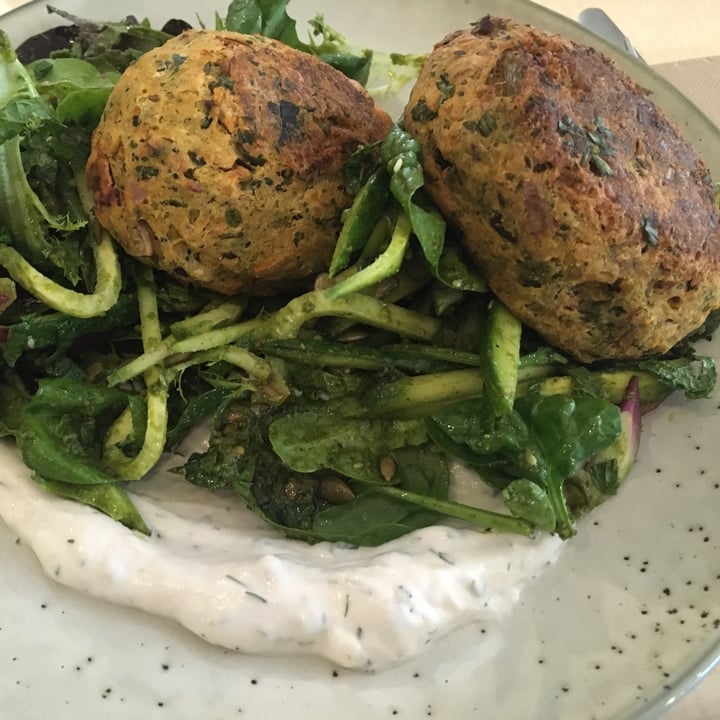 review photo of La Mar Koftas with Salad and Vegan Yogurt Dressing shared by @nomnommm on 28 Mar 2022 - review