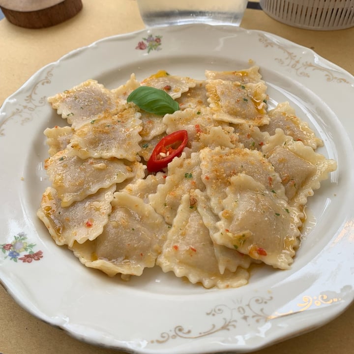 photo of In Pasta - Cibo e Convivio Ravioli di ceci e curry con aglio, olio e peperoncino shared by @teresabarani on  02 Oct 2022 - review