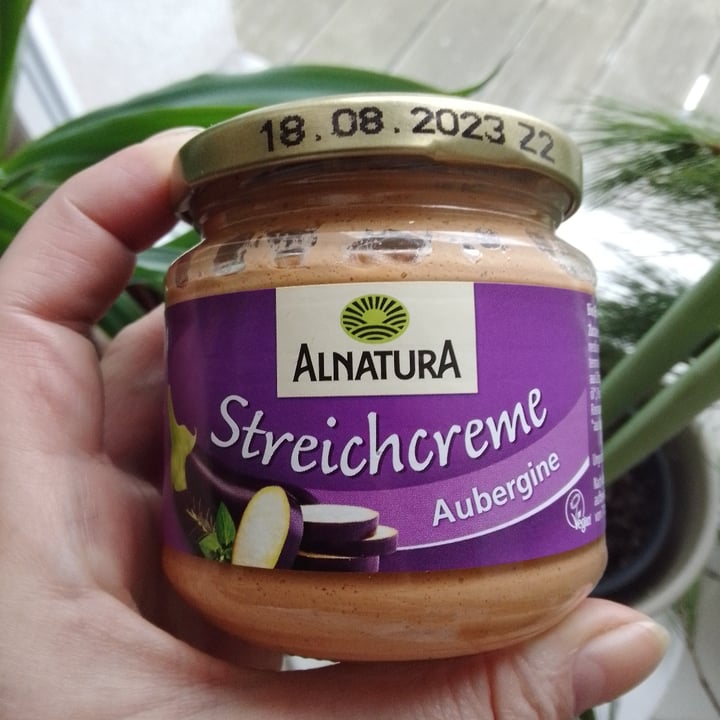 review photo of Alnatura Streichcreme Aubergine shared by @gwenda on 24 Dec 2021 - review