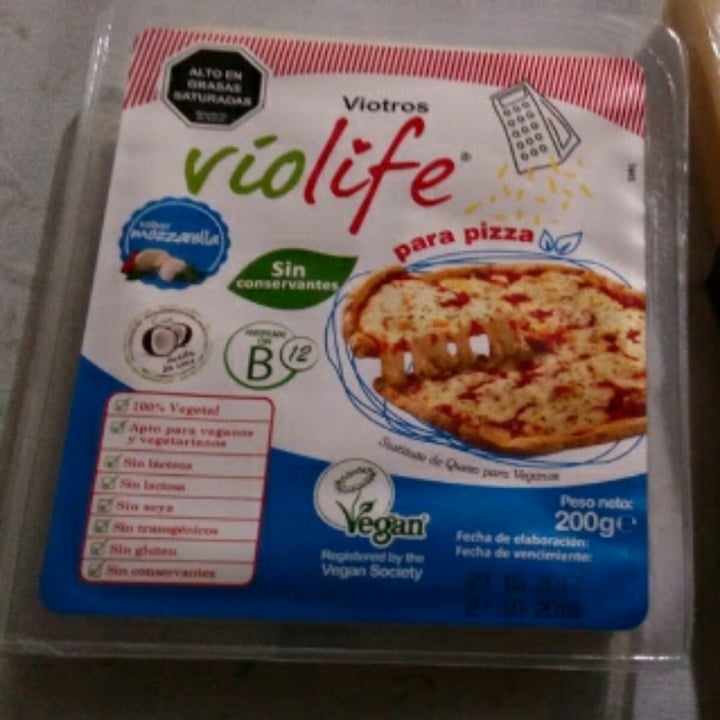 photo of Violife Queso para pizza shared by @mmalenart on  13 May 2020 - review